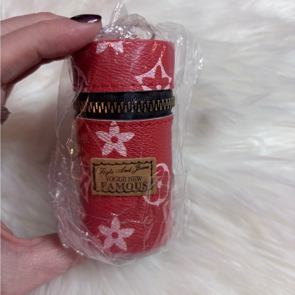 Red Floral Key & Coin Holder - Picture 3 of 5